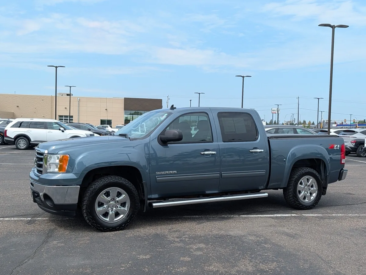 2013 GMC Sierra stock photo similar vehicle