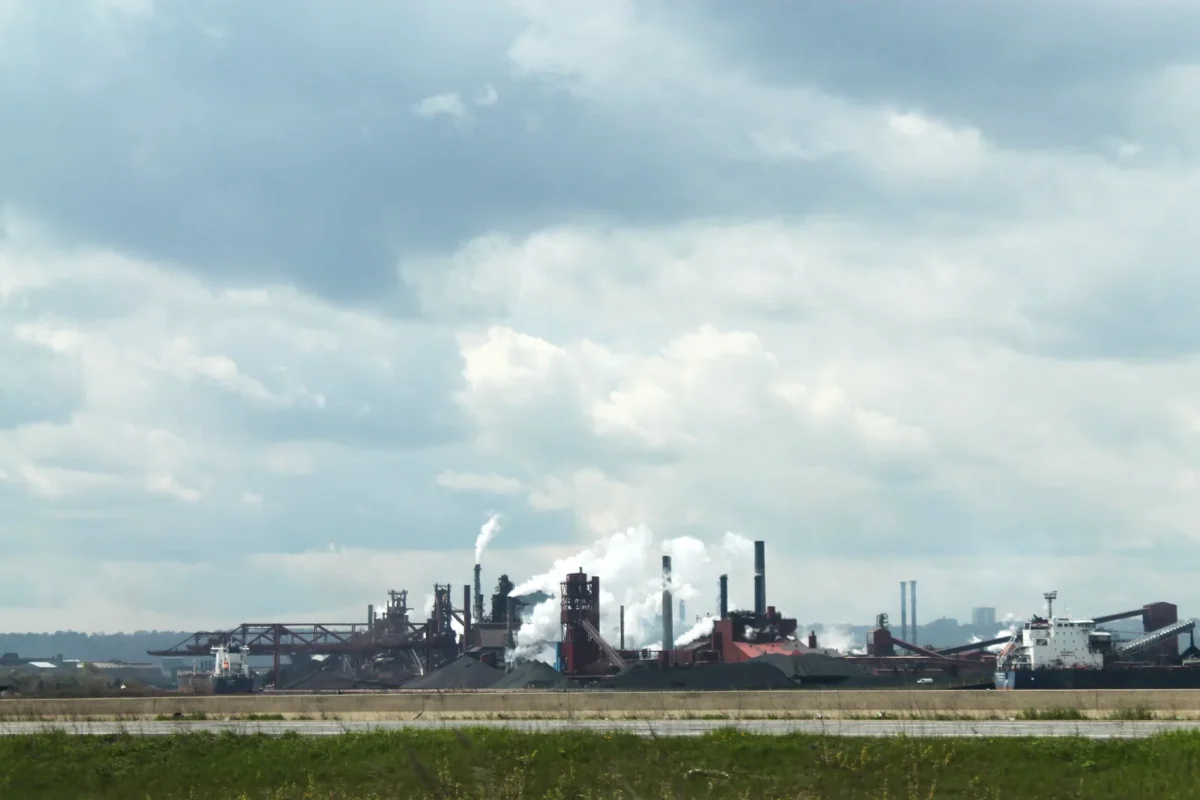Carney and Ford Launch $8.7B Plan to Shield Workers From Tariffs