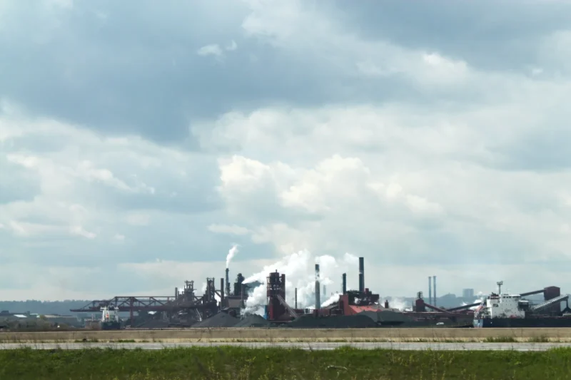Carney and Ford Launch $8.7B Plan to Shield Workers From Tariffs