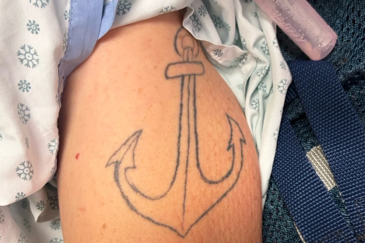 Vancouver Police Ask for Help Identifying Man Found Near Keefer and Columbia Who Died in Hospital Sept. 11: Anchor Tattoo on His Upper Left Arm